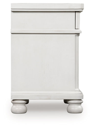 Table de chevet à trois tiroirs Rowlenstown