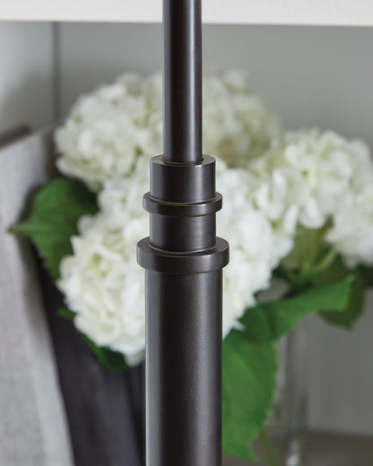 Lampe de table en métal Wimner (1/CN)